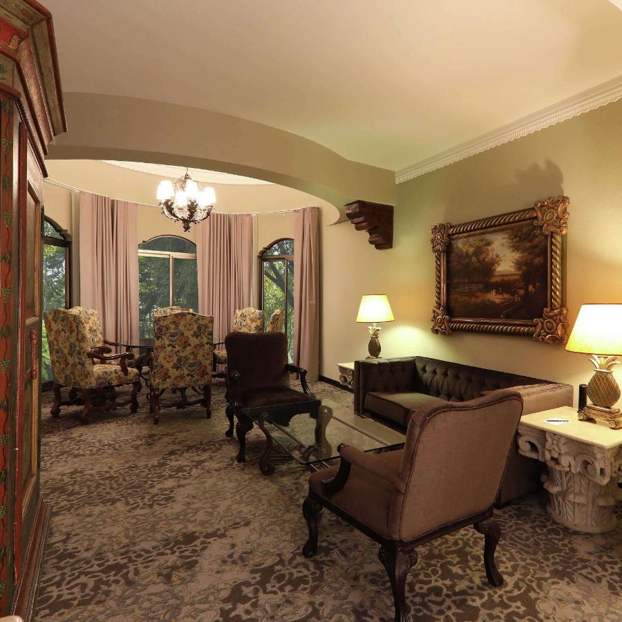 One-Bedroom King Suite,1277890579:JPEG